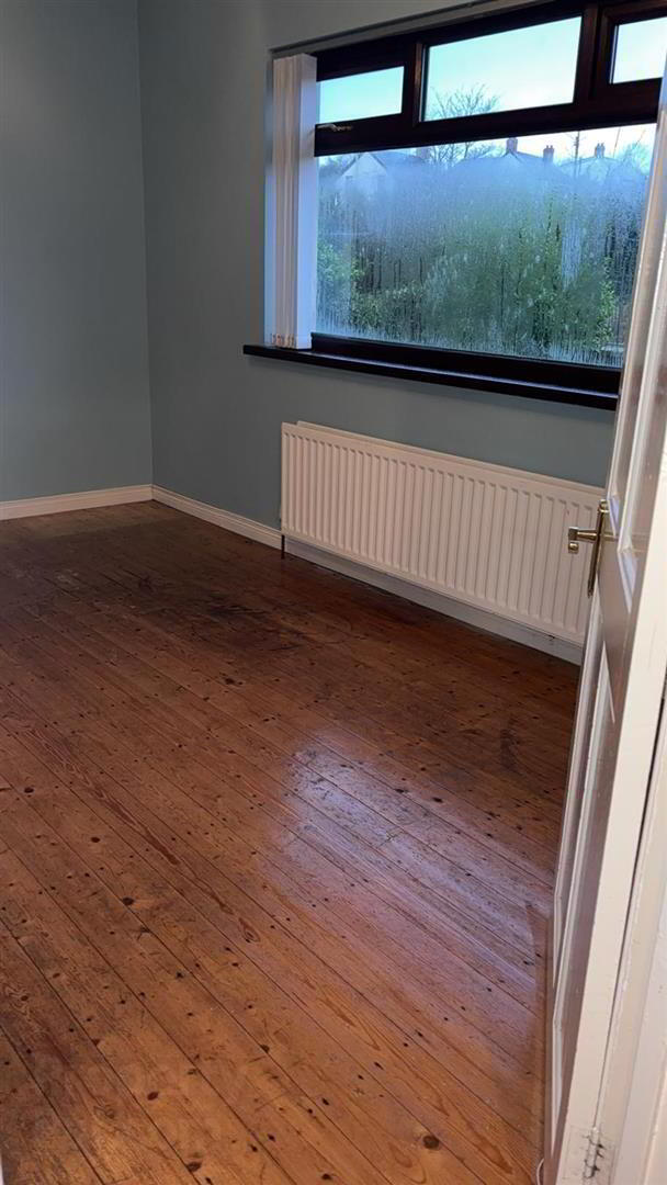 54 Barnfield Road 19 of 48