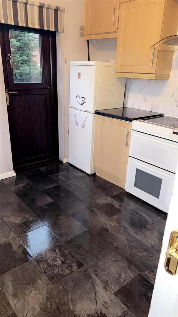 54 Barnfield Road 17 of 48