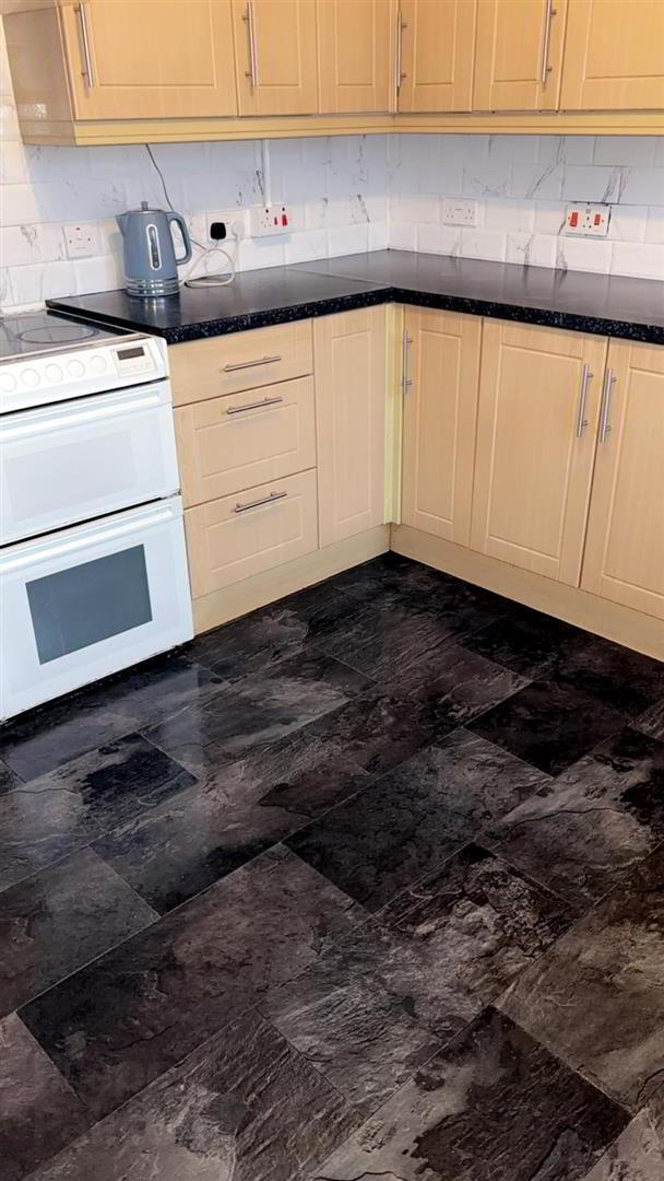 54 Barnfield Road 13 of 48