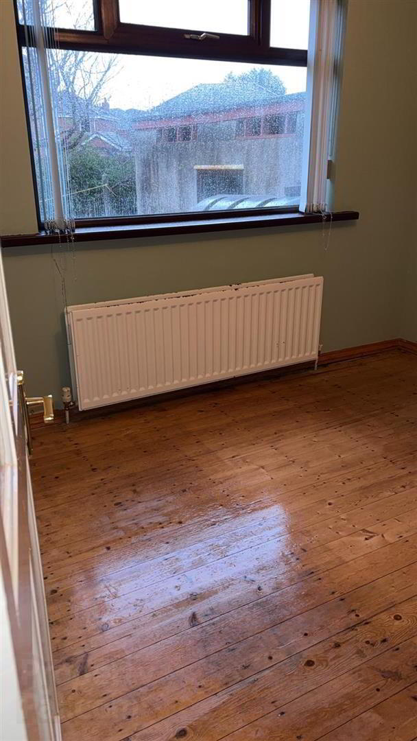 54 Barnfield Road 23 of 48