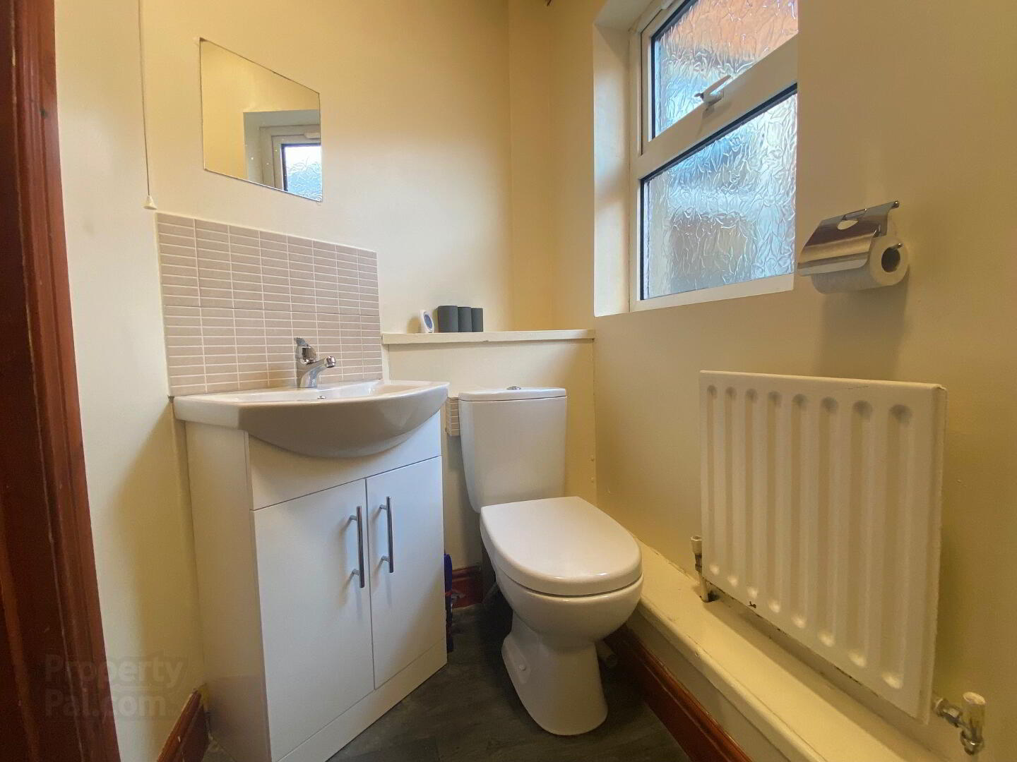 Room 2, 3 Sandhurst Gardens 12 of 13