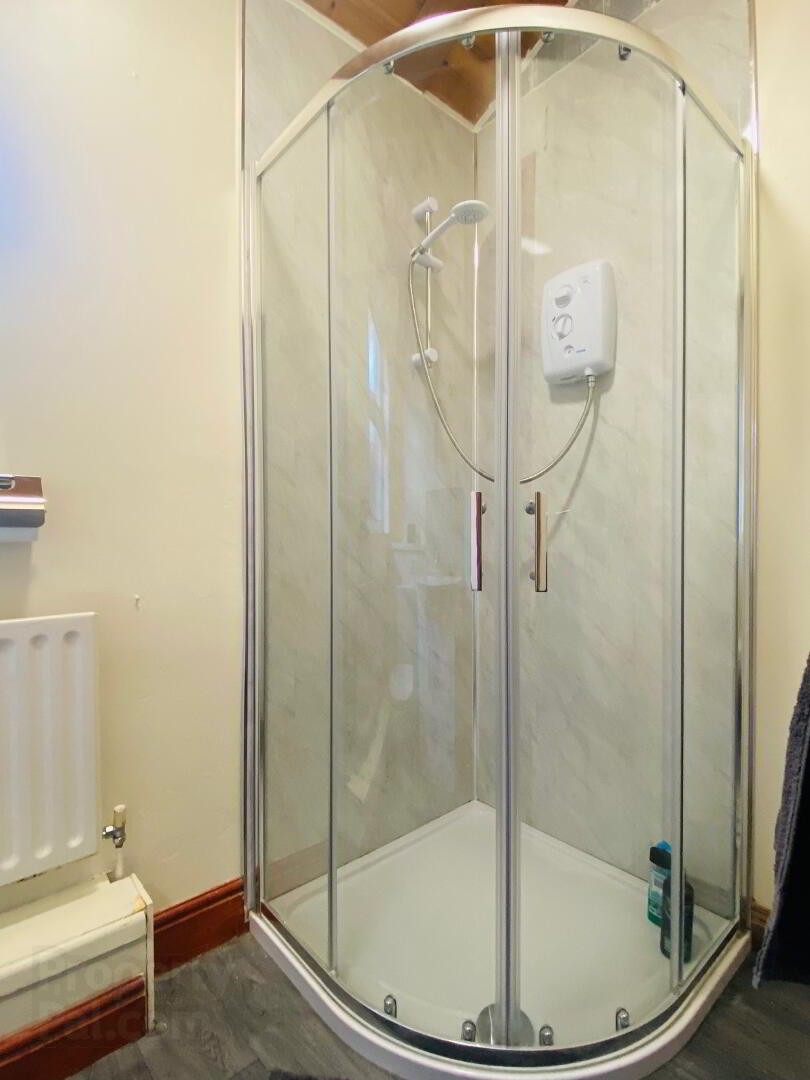 Room 2, 3 Sandhurst Gardens 13 of 13