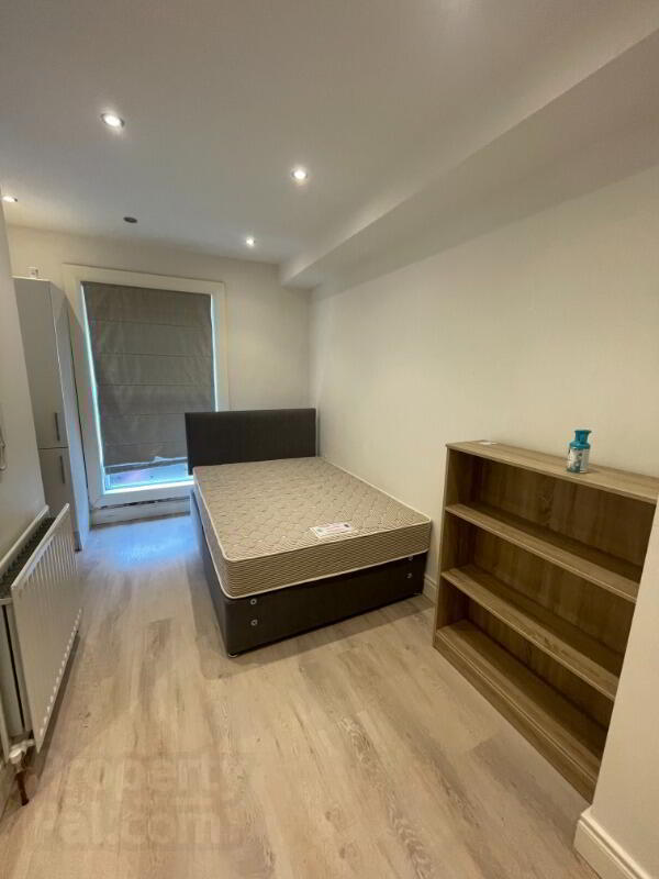 Apt 1, 34 Lisburn Road 3 of 5