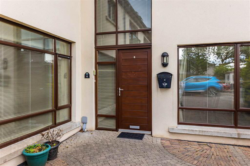4 Downshire Lane 3 of 35