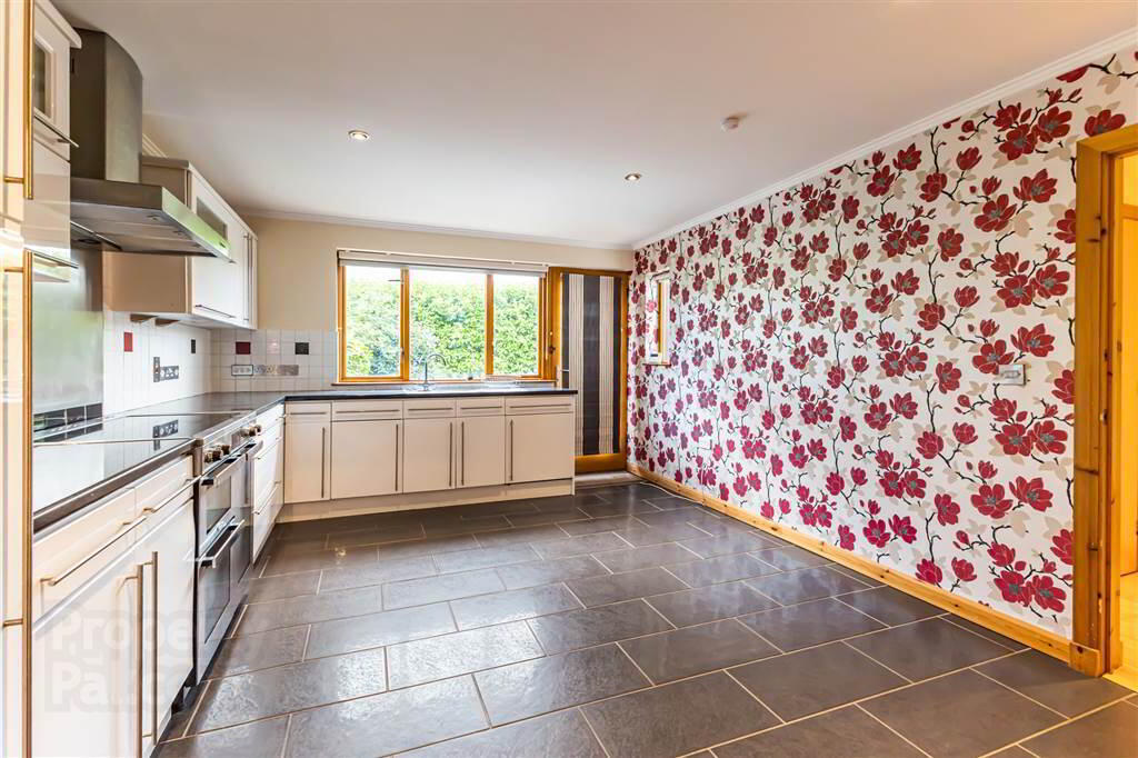 4 Downshire Lane 11 of 35