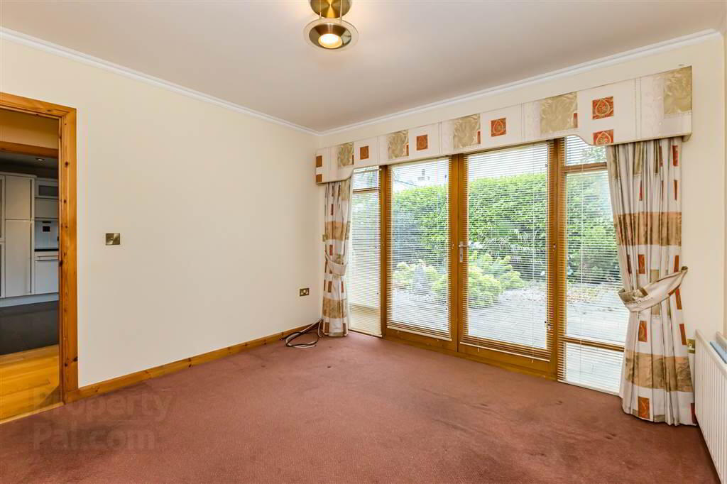 4 Downshire Lane 14 of 35