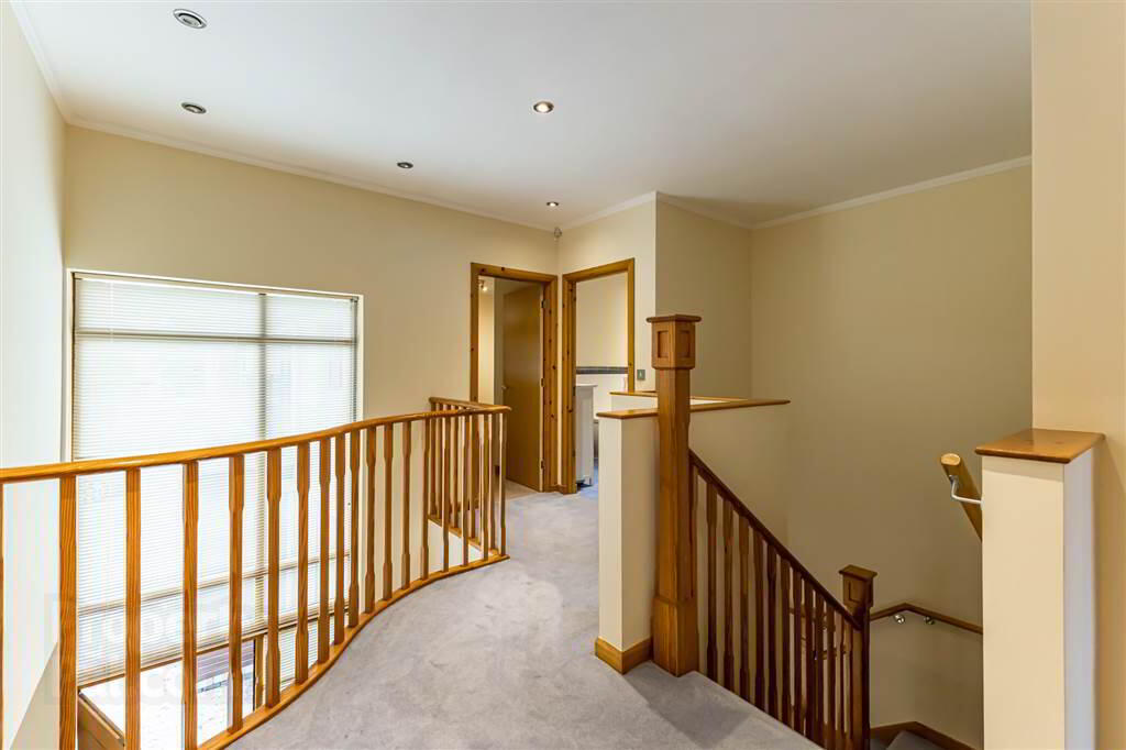 4 Downshire Lane 16 of 35