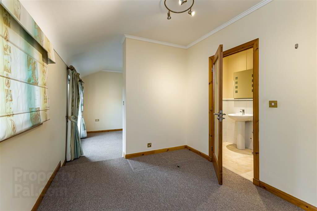 4 Downshire Lane 17 of 35