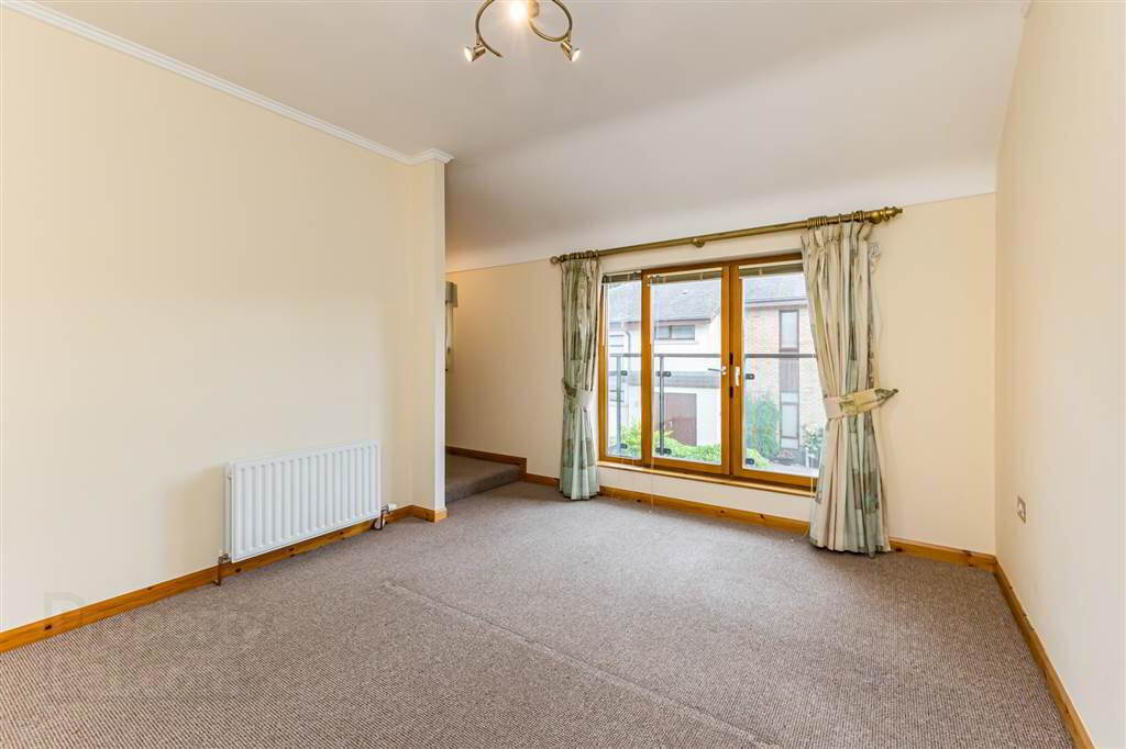 4 Downshire Lane 19 of 35