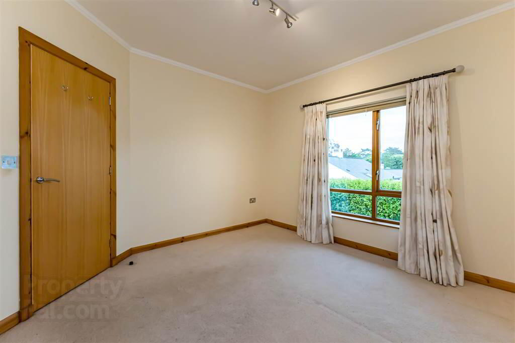 4 Downshire Lane 25 of 35