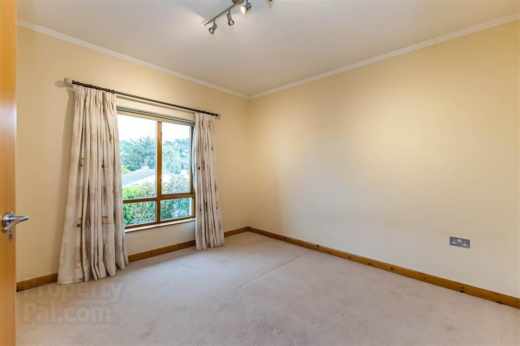 4 Downshire Lane 26 of 35