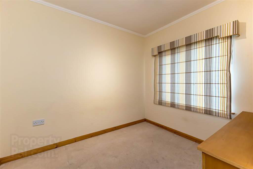 4 Downshire Lane 27 of 35