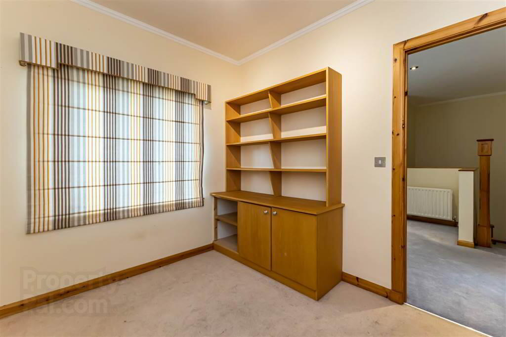 4 Downshire Lane 28 of 35
