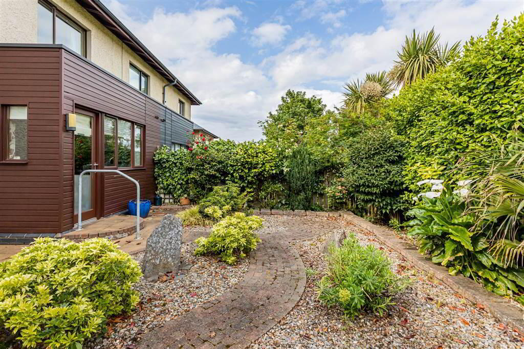 4 Downshire Lane 34 of 35