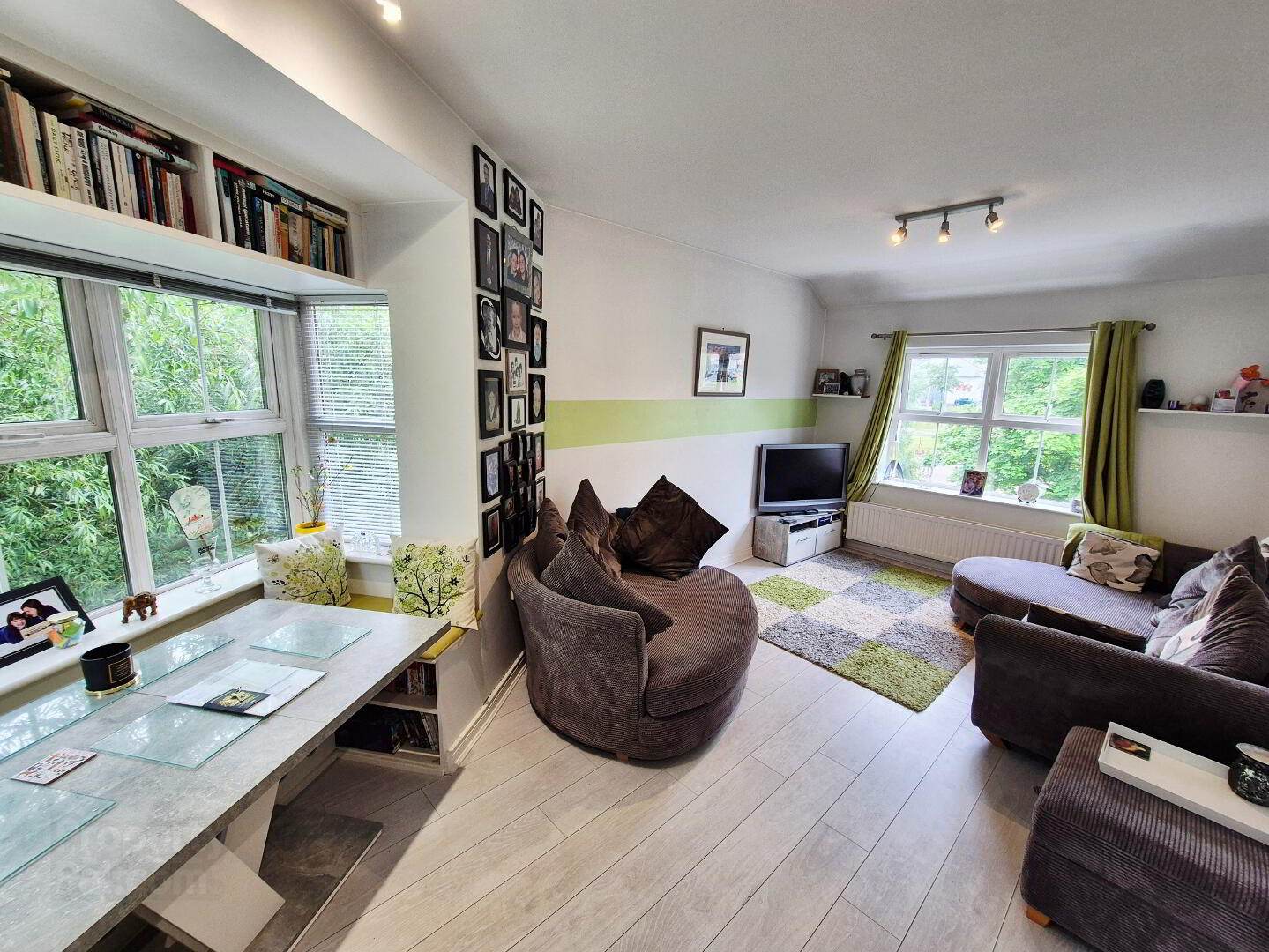Apt 9 Fountain Court, Circular Road 6 of 17