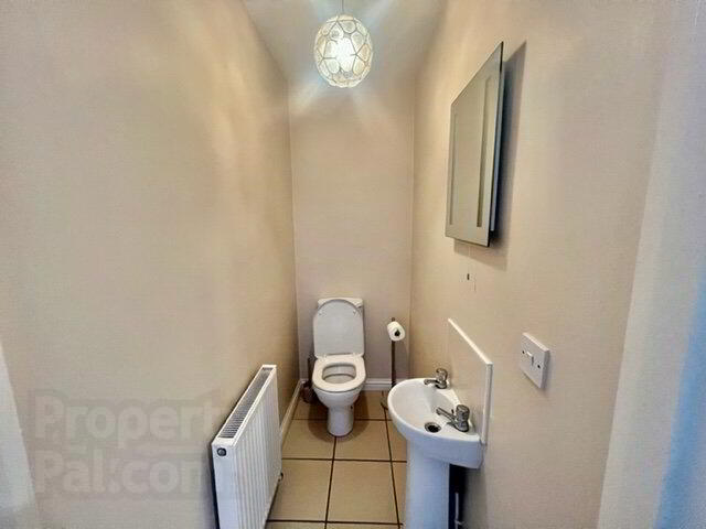 Apartment 6 1a Fane Street 7 of 13