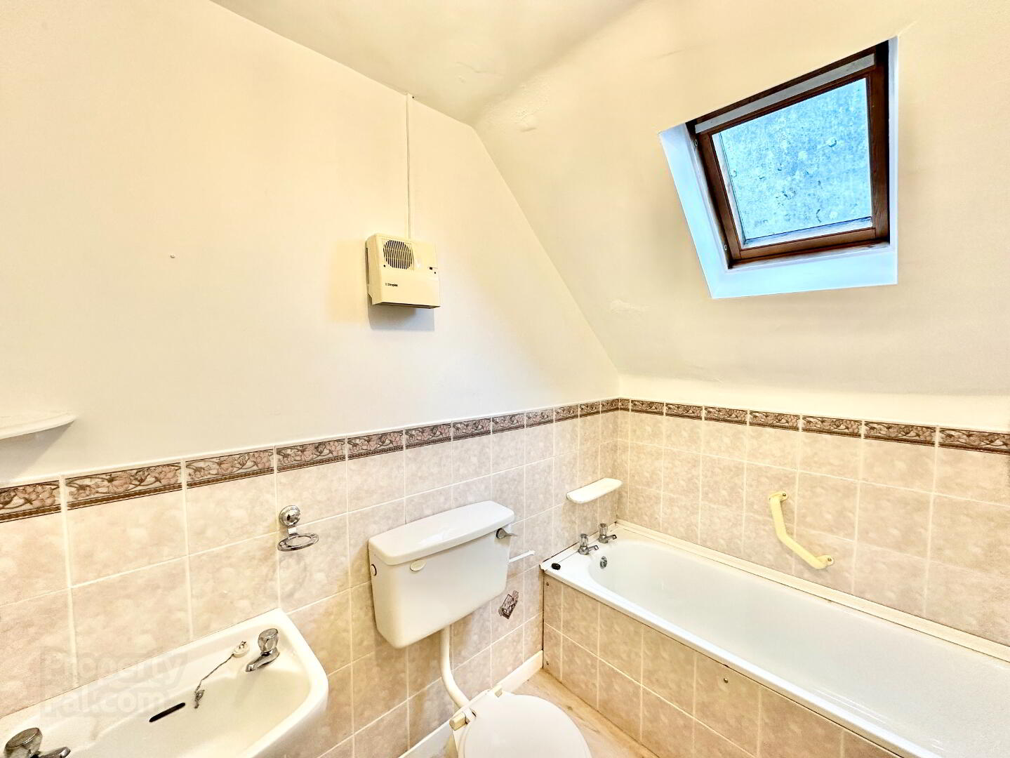 Semi Detached Limerick Road 12 of 14
