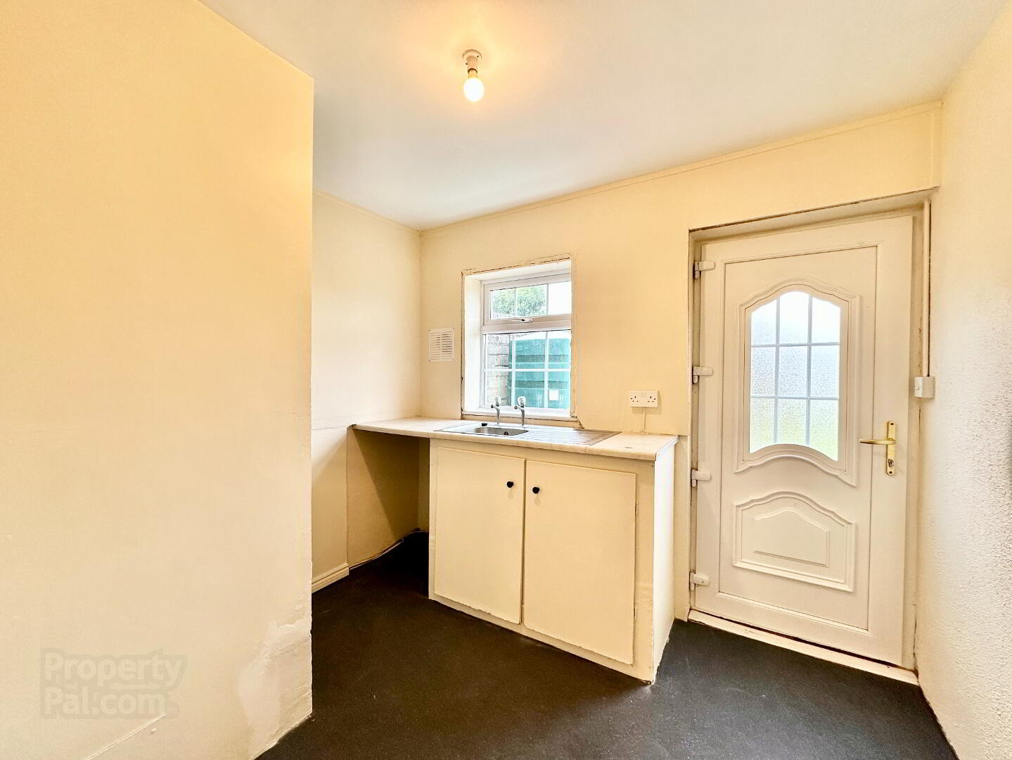 Semi Detached Limerick Road 6 of 14