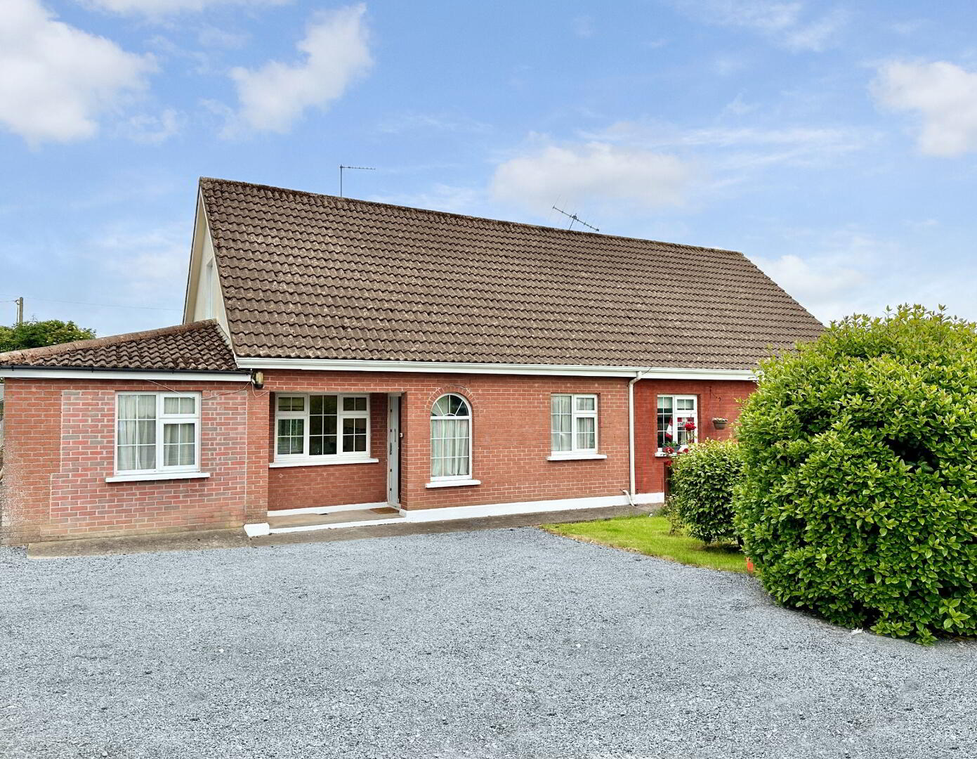 Semi Detached Limerick Road 1 of 14