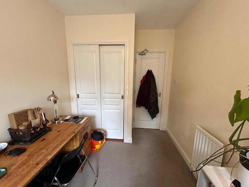 15 Lauriston Gardens 6 of 13