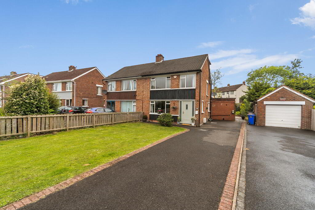 33 Greystown Avenue 1 of 34