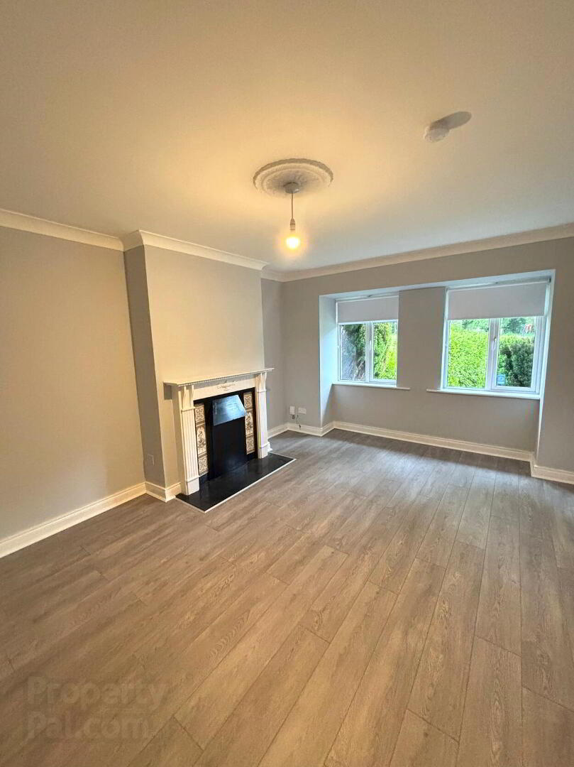 Saddlers Crescent 3 of 13