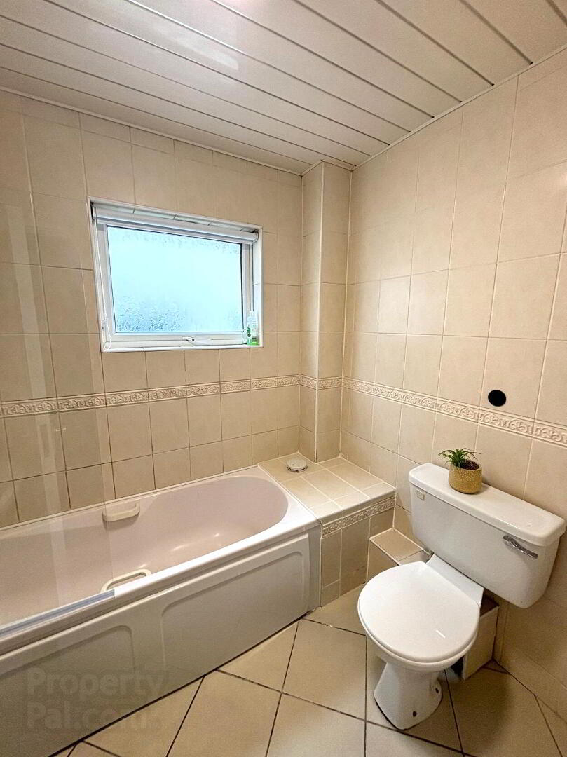 Saddlers Crescent 7 of 13