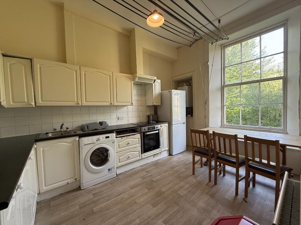 7 Glengyle Terrace 2 of 8