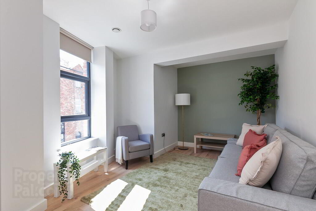Apt 1, 537a Lisburn Road 4 of 17