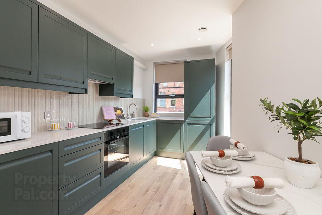 Apt 1, 537a Lisburn Road 7 of 17