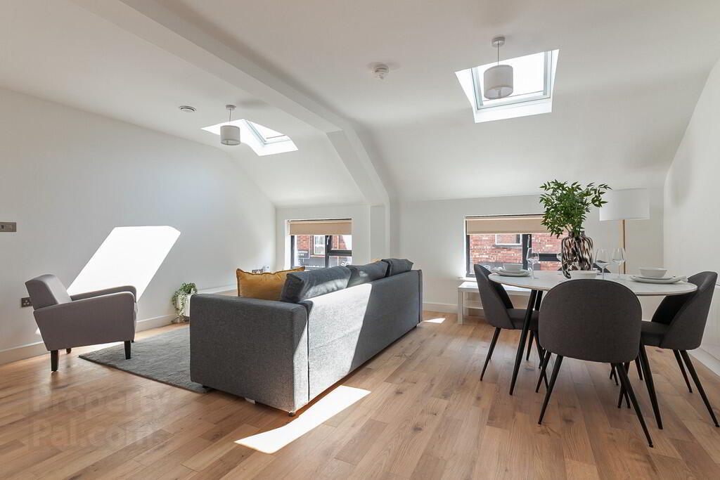 Apt 2, 537a Lisburn Road 5 of 17