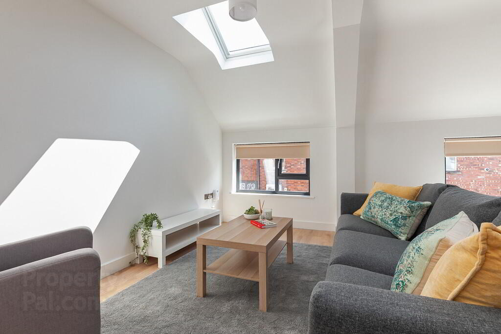 Apt 2, 537a Lisburn Road 8 of 17