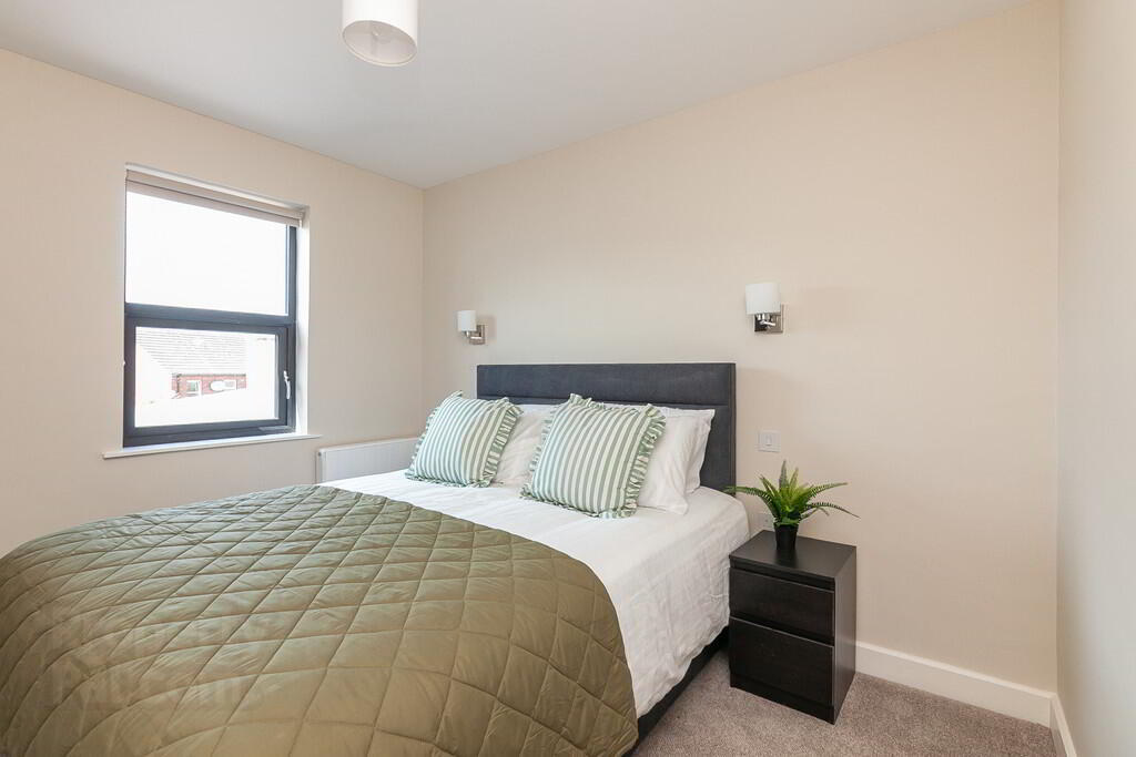 Apt 2, 537a Lisburn Road 16 of 17
