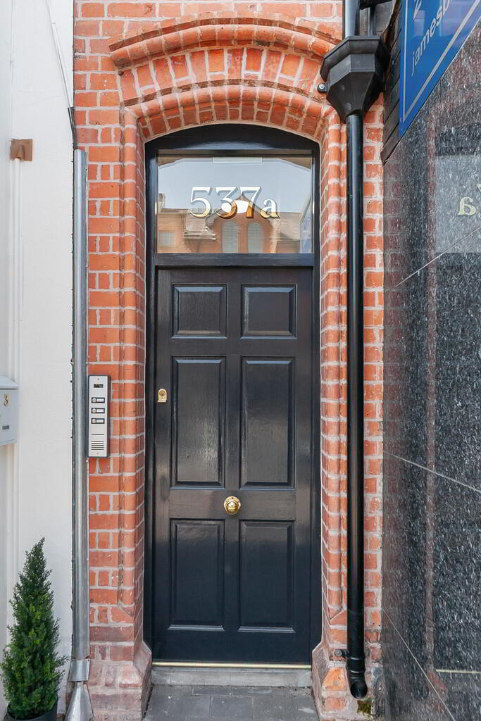 Apt 3, 537a Lisburn Road 3 of 19