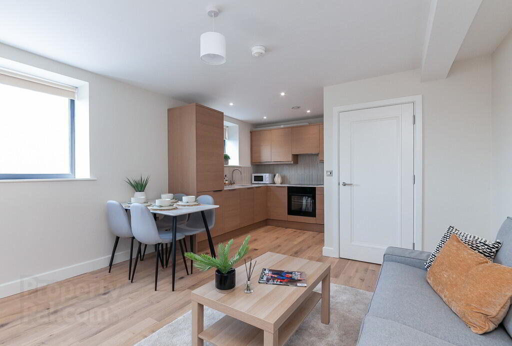 Apt 3, 537a Lisburn Road 8 of 19