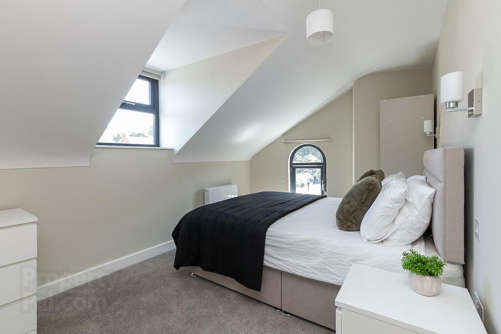 Apt 3, 537a Lisburn Road 10 of 19