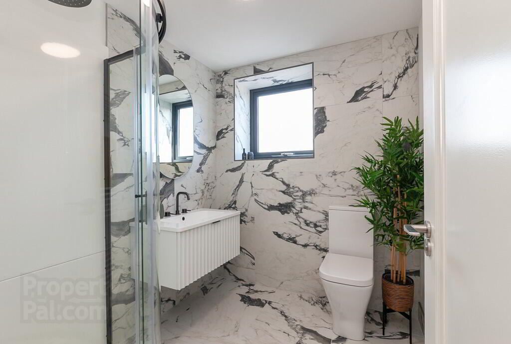 Apt 3, 537a Lisburn Road 18 of 19
