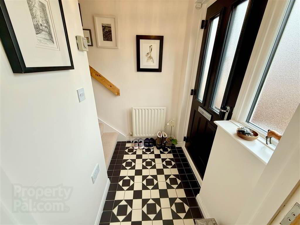 39 Mayfair Avenue 3 of 18