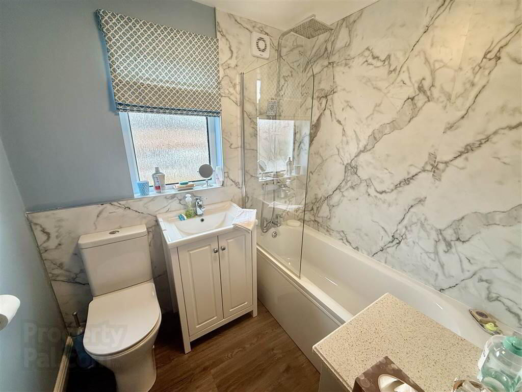 39 Mayfair Avenue 15 of 18