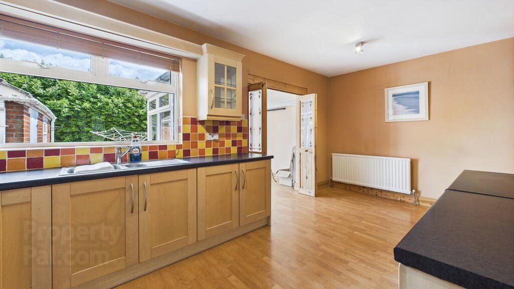 8 Victoria Crescent 6 of 15