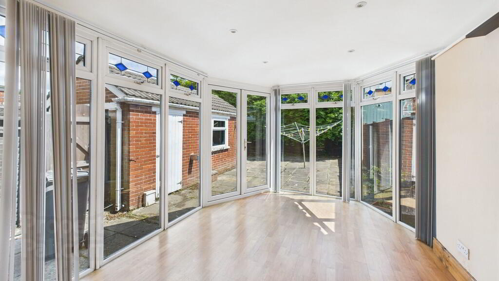 8 Victoria Crescent 7 of 15