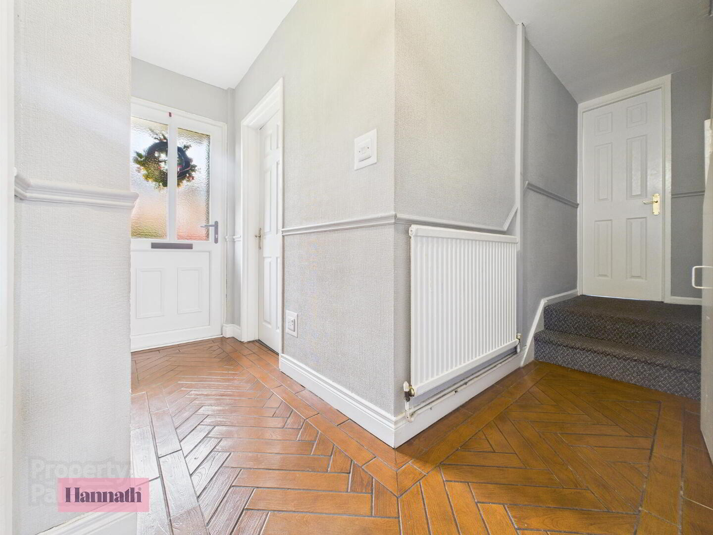 24 Woodside Green 3 of 19
