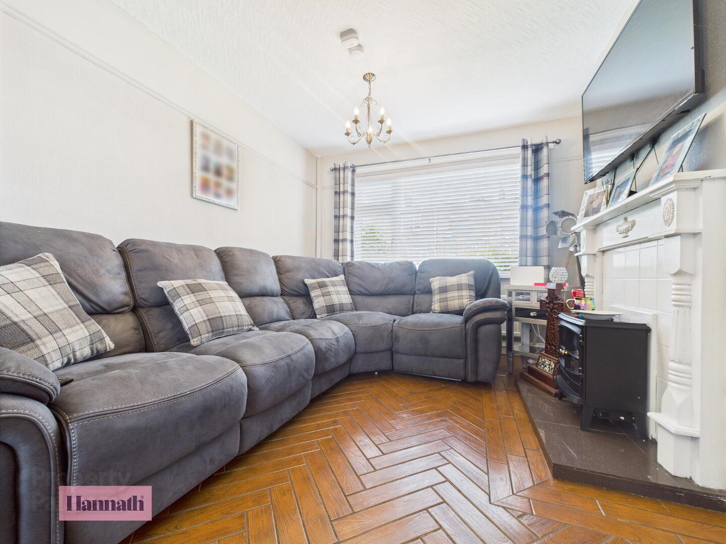 24 Woodside Green 4 of 19