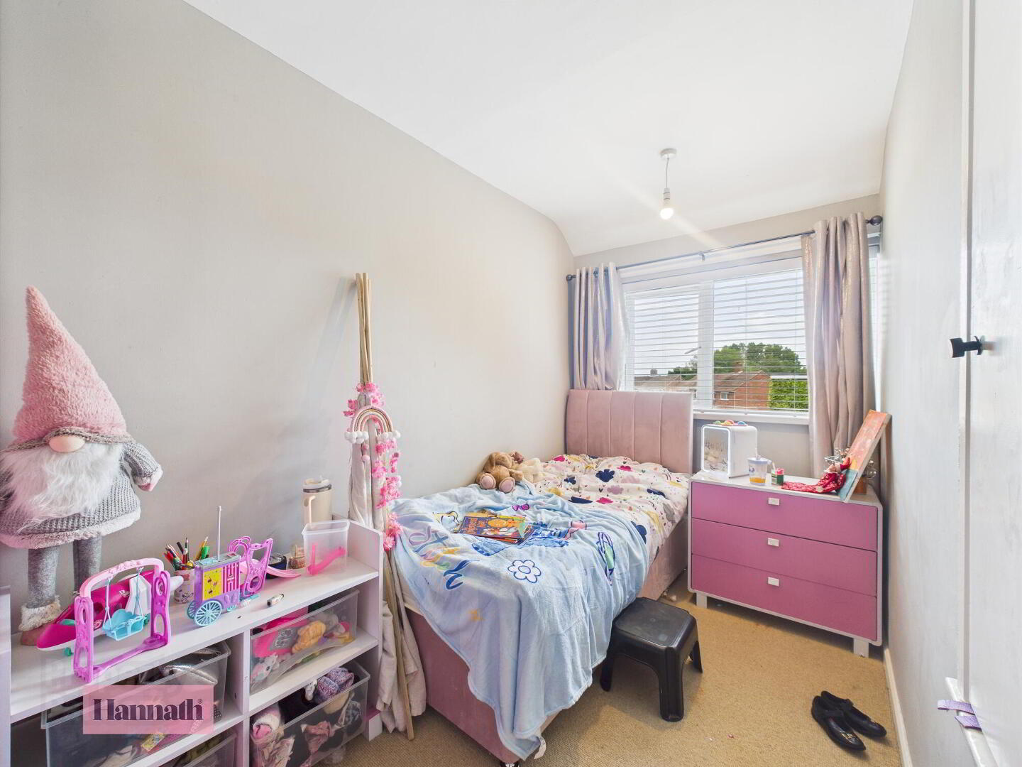 24 Woodside Green 14 of 19
