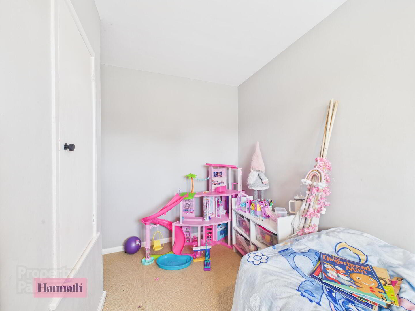24 Woodside Green 15 of 19