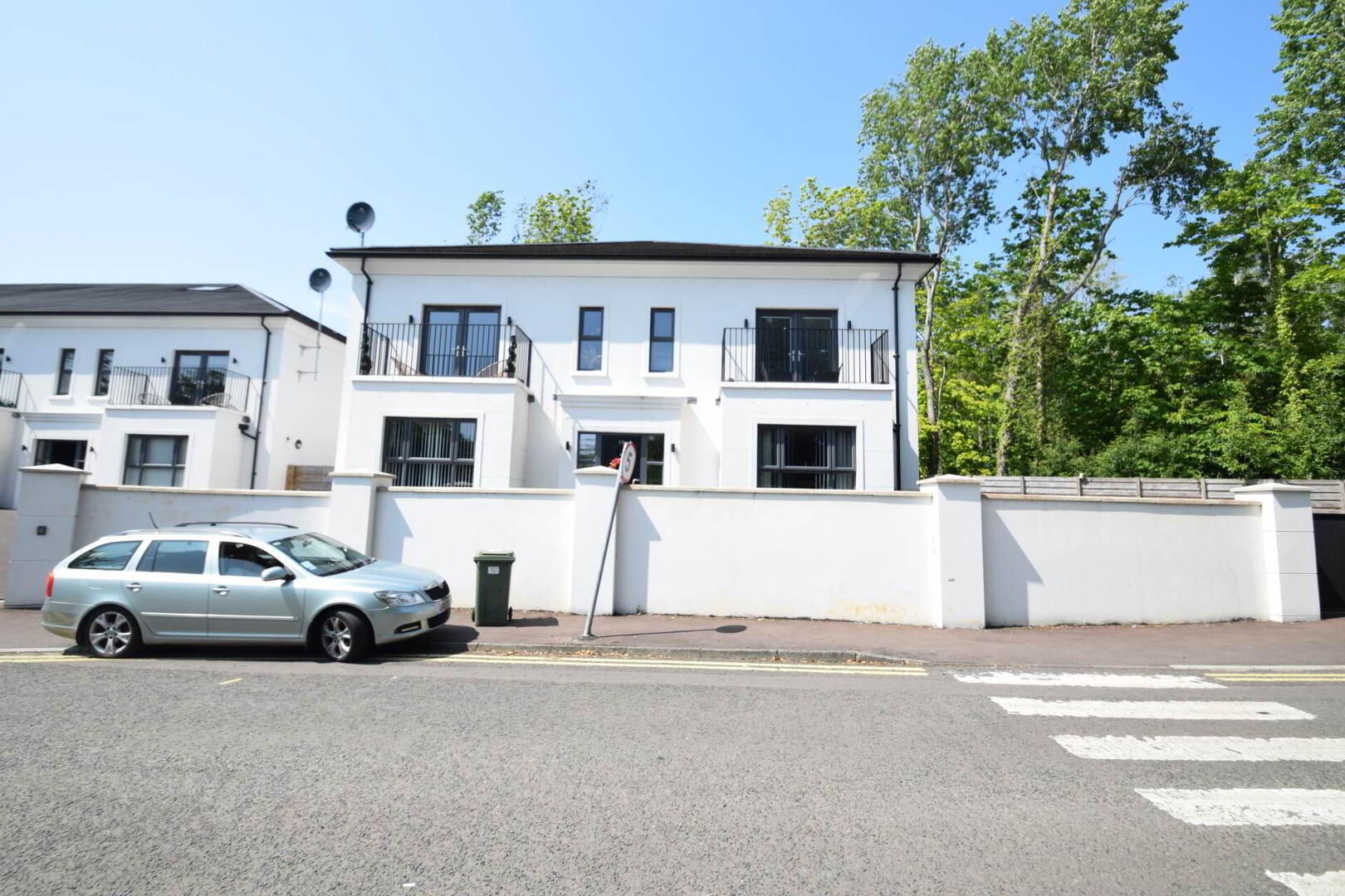 property description image