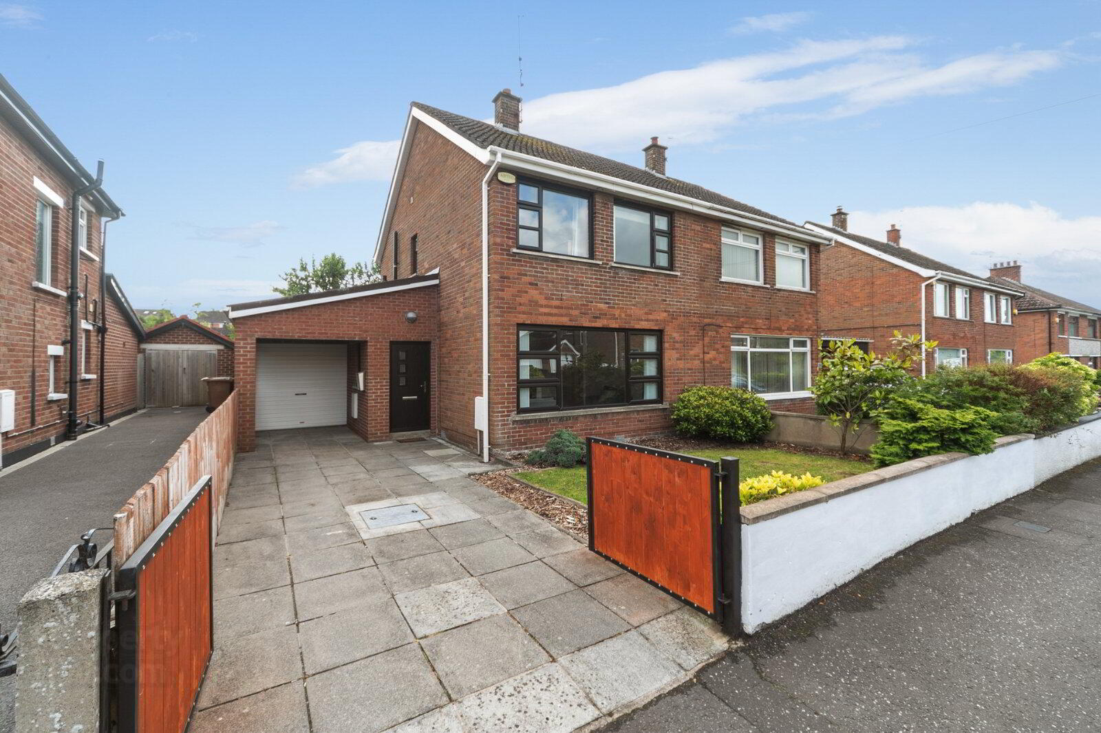 122 Glenholm Park 1 of 14