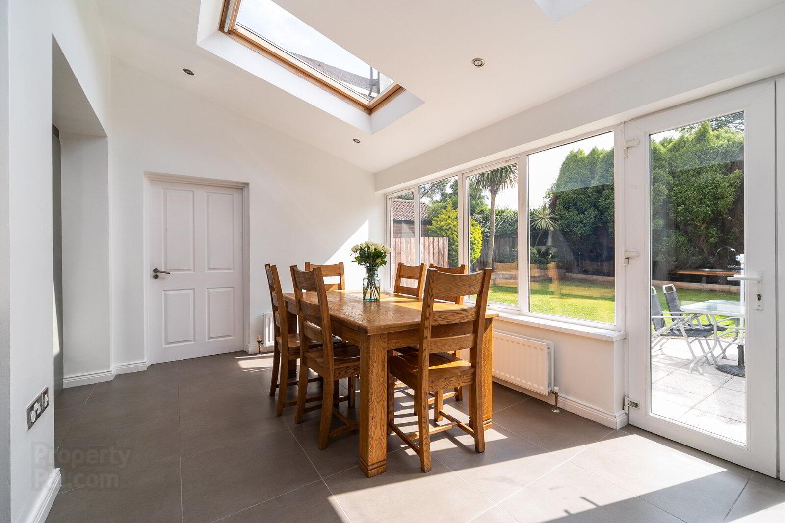 122 Glenholm Park 4 of 14