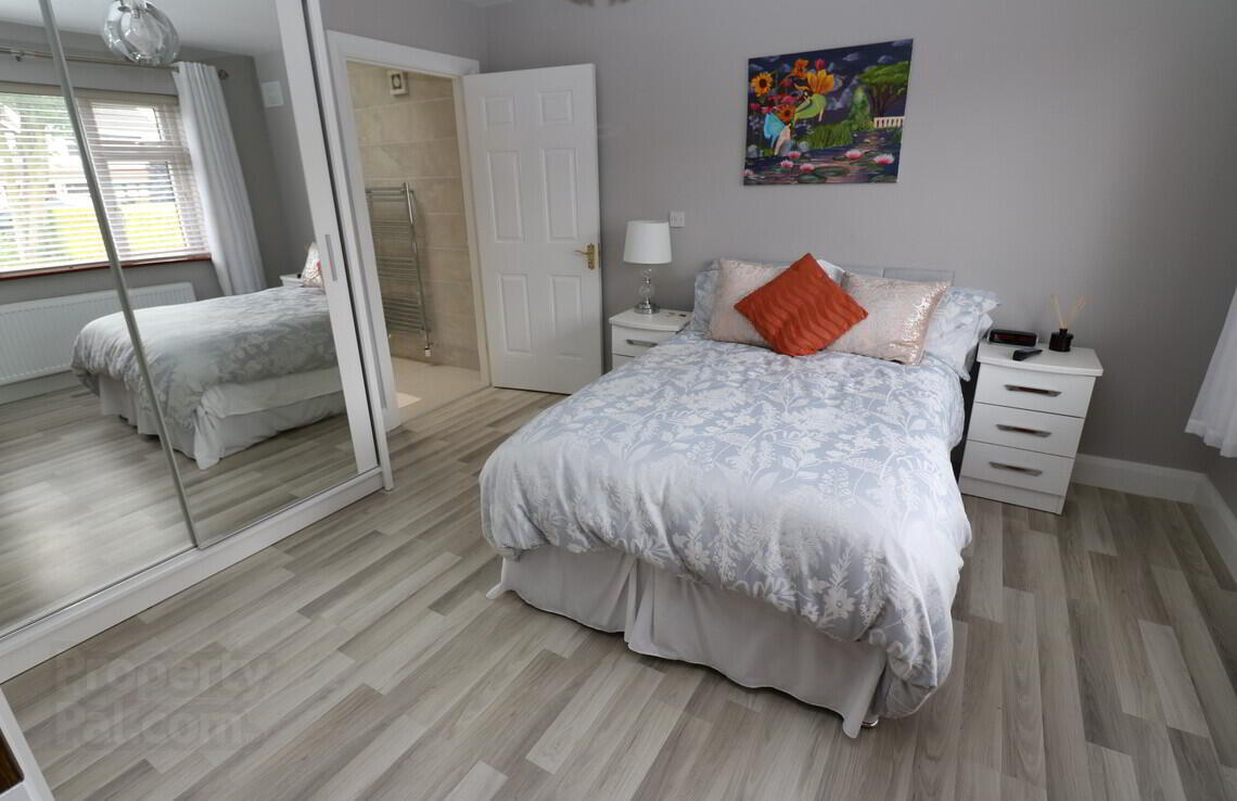 The Pines, 19 Forest Hill 4 of 36