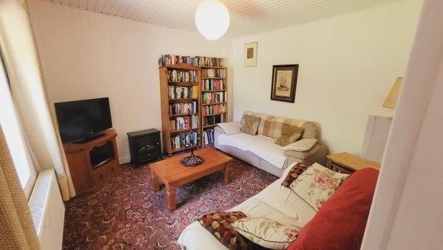 Faerie Nuff Cottage" 8 of 40